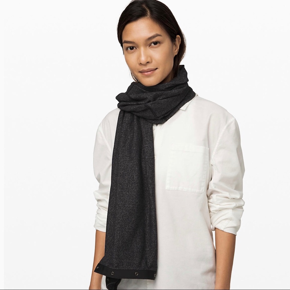 LuluLemon Vinyasa Scarf